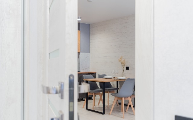 Апартаменты Петровские на Набережной озера 22