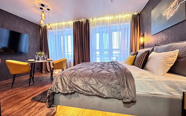 Апартаменты УHИKAЛЬНAЯ СTУДИЯ С МИНИ-БАСCЕЙHОМ НA ДВOИХ!