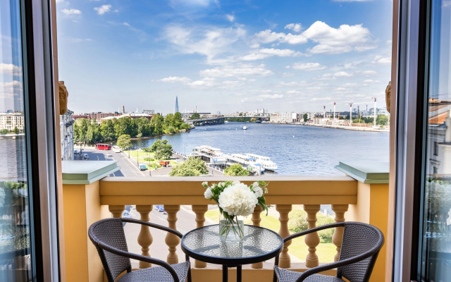 River Palace Hotel
