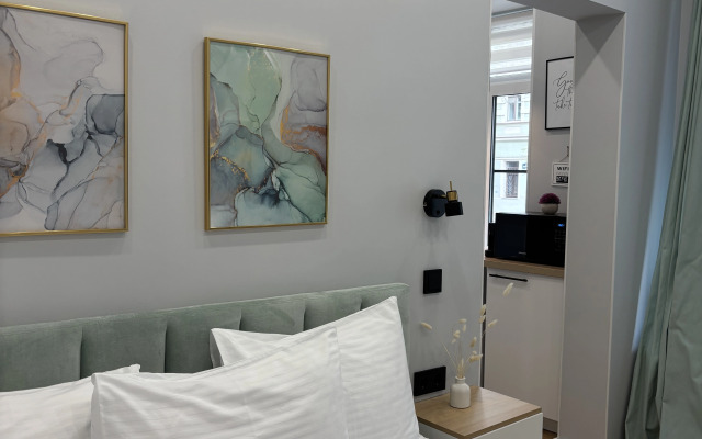 Apartment with parking in the center of St. Petersburg