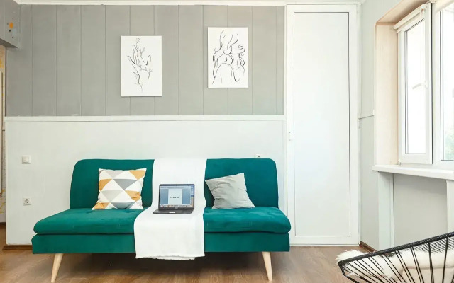 Na Chaykovskogo 6 Flat