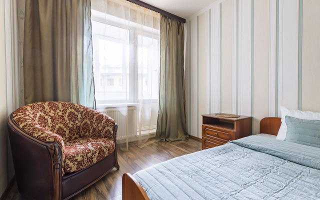 Apartment 3 Bedrooms 2 Bathrooms 8 Guests