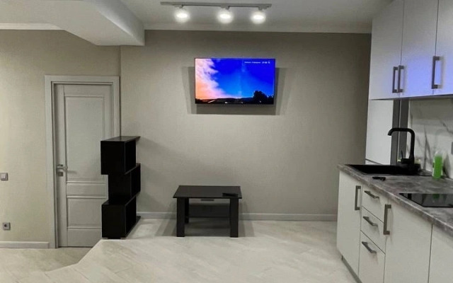 Апартаменты в Hoвом Клубном Домe с 4 Отдельными Спальнями