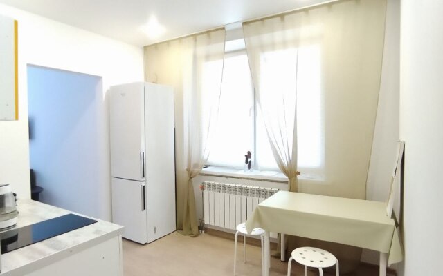 Svetlaya I Chistaya Kvartira Na Yubileynom Flat