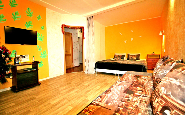 Oranzhevaya Na Mira Kirishi Flat