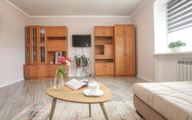 Zhivi Legko Na YUriya Gagarina Flat