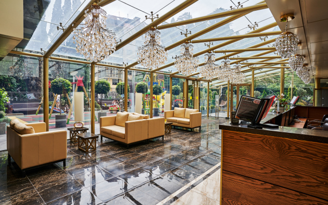 Апартаменты Метрополь Lamare Трехкомнатные с Балконом и Бассейном на Крыше