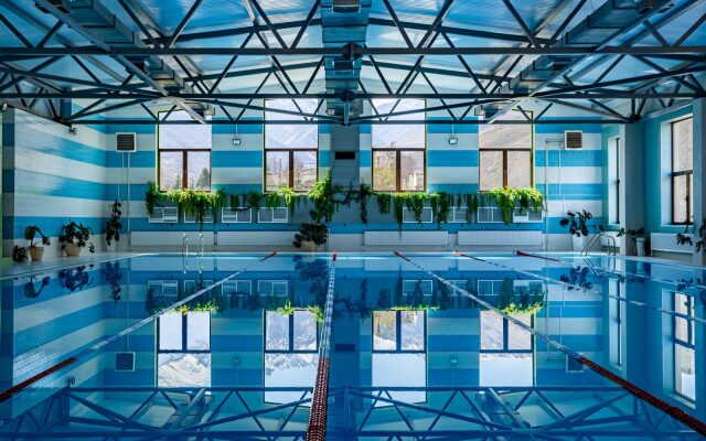 Roza Vetrov Hotel