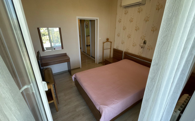 Na Ulitse K. Marksa 17 Apartments