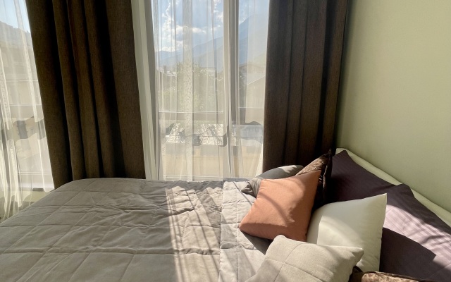 Квартира Огромная трехкомнатная квартира напротив подъемника