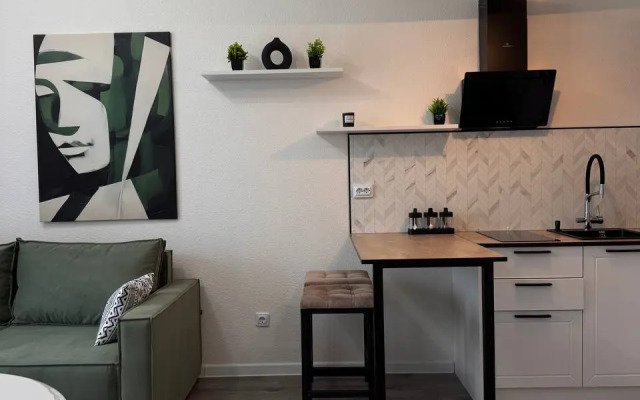 Yevrodvushka Ryadom s Naberezhnoy Reki Nevy Apartments