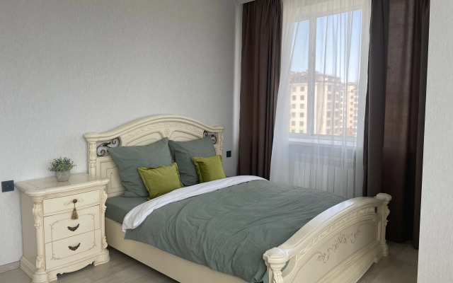 Квартира Просторная на Курсантов Кировцев