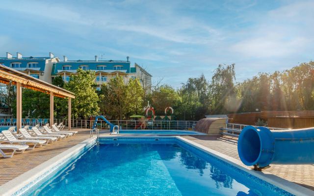 Yuzhnyij Parus Resort Hotel