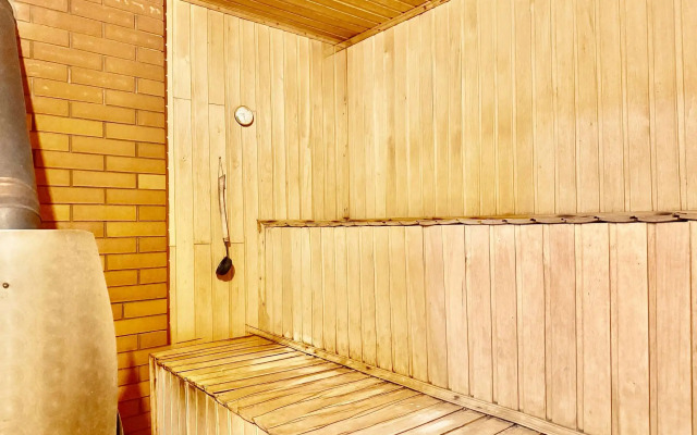 Thach from Travel Hotels Entourage