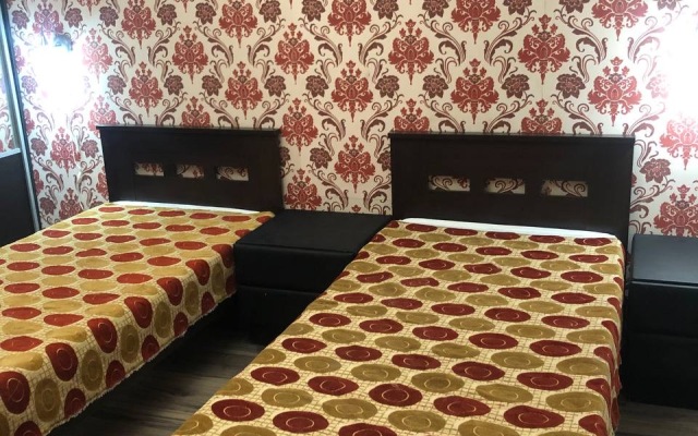 3 Komnatnaya Kvartira Dlya Bolshoy Kompanii Flat