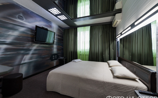 Planet Hotel