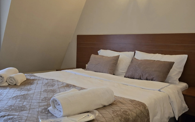 Ritsa Hotel
