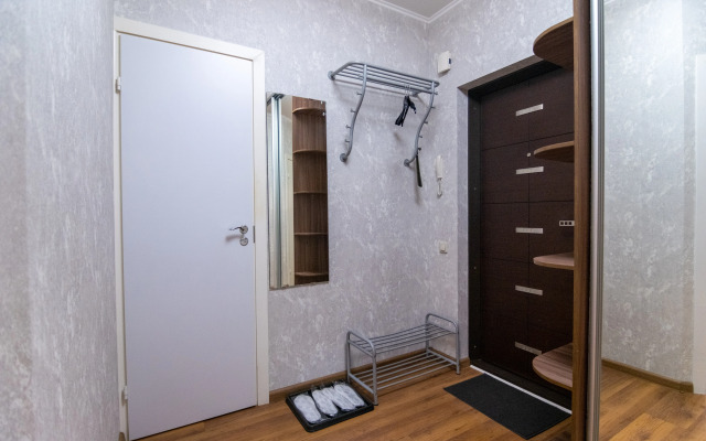 V otlichnom rayone na troikh Apartments