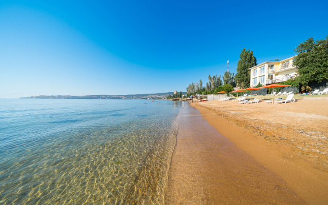 Отель Золотые Пески