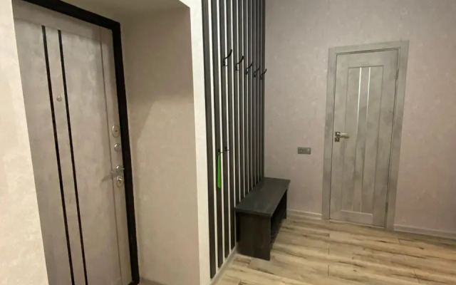 Квартира с видом на реку и высокими потолками