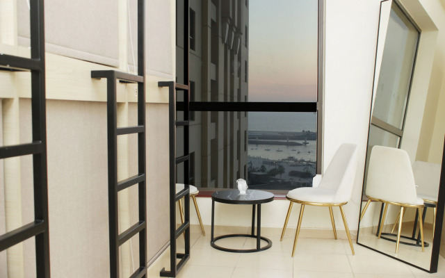 Boris Capsule JBR Hostel