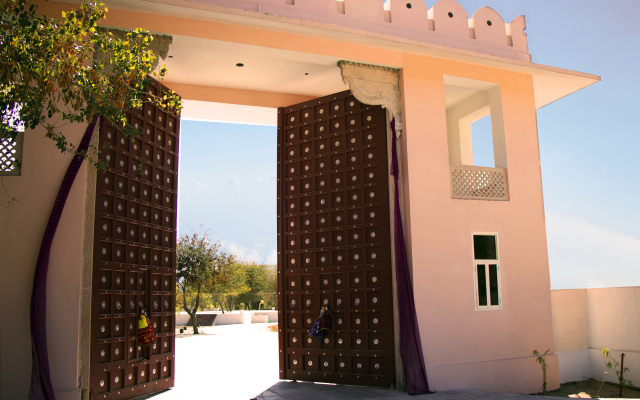 Отель Eco Dera Chandsen