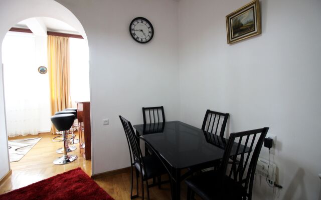 Апартаменты Маштоца 37