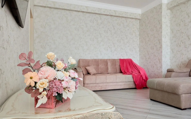 Uyutnaya Na Ulitse Dekabristov 36k2 Flat