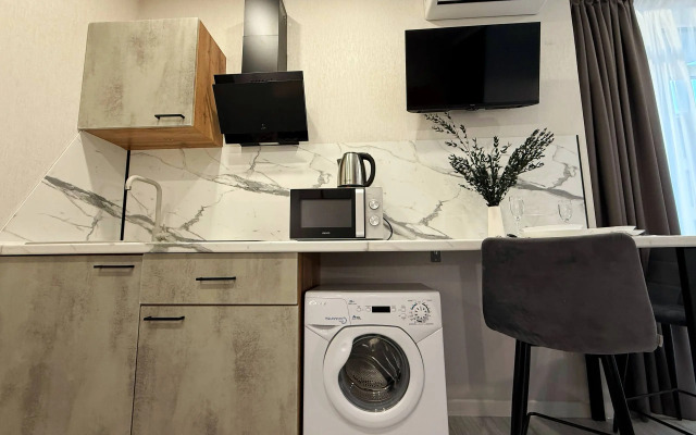 Апартаменты с балконом. 3 минуты до пляжа. Для четверых гостей.