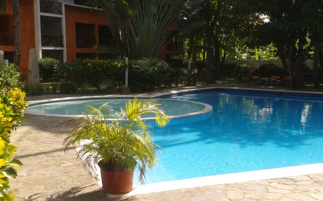 Residencia Del Paseo Apart-Hotel