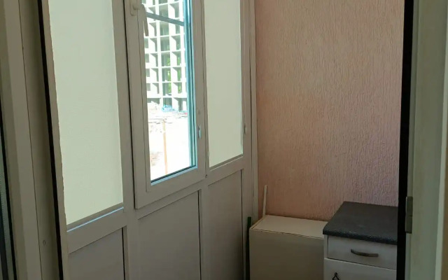 Uyutnaya Odnokomnatnaya S Dvumya Lodzhiyami Flat
