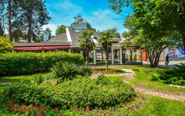 Malakhit Plus Guest House