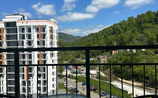 Prostornaya Studiya V Novom ZHK Letniy Flat