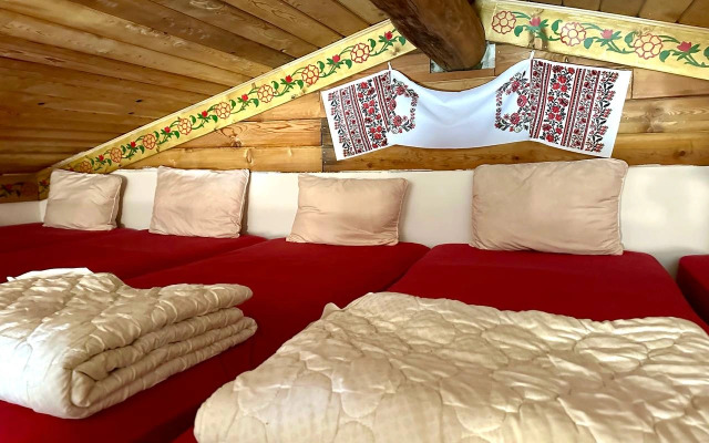 Chastny Dom Baykalskiy Dvorik Na Angarskoy 3a