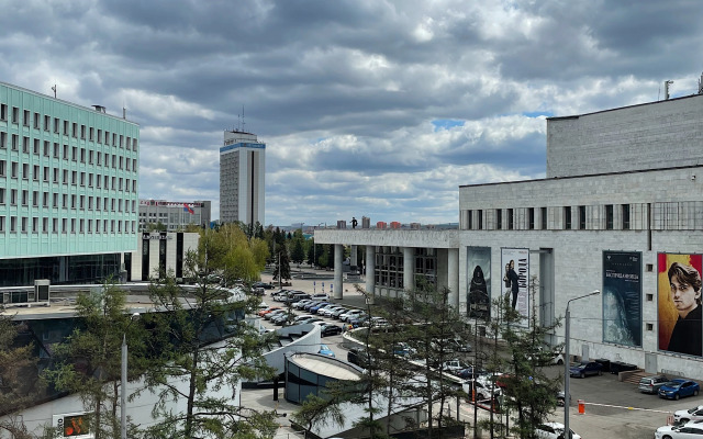 Квартира на Перенсона 9