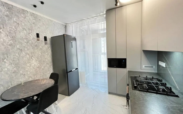 Na Ulitse Borisa Slyusarya 23s2 V Zhk Levobepezhye Flat