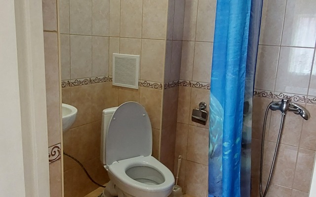 Larisa Guest House