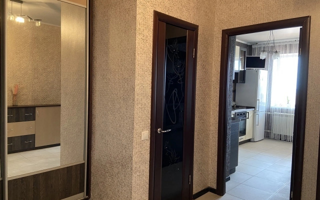 Na Ulitse Mikheeva 25 Flat