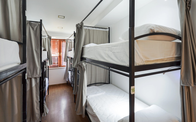 Best Way Hostel