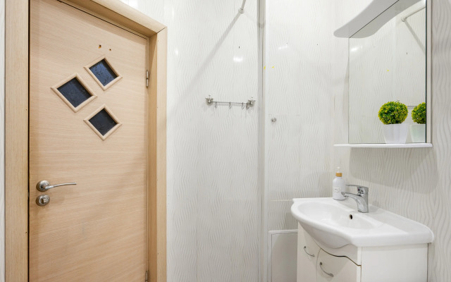 Trekhkomnatnay Na Perekupkom Pereulke Flat