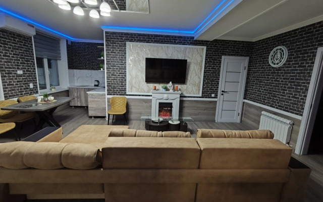 Na Krasnoy Armii 136/2 Apartments