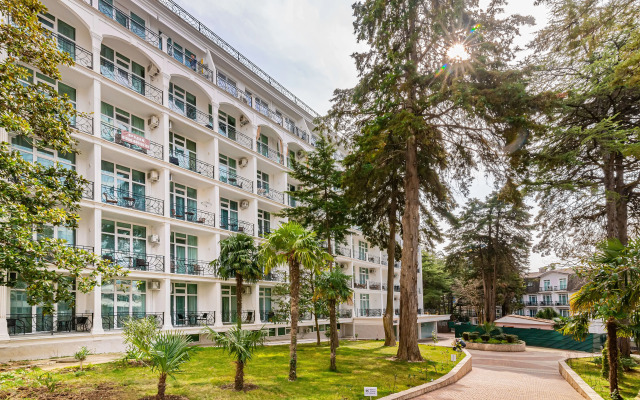 Studiya s balkonom u Dendrariya i morya. Pokrovskij 78 Apartments