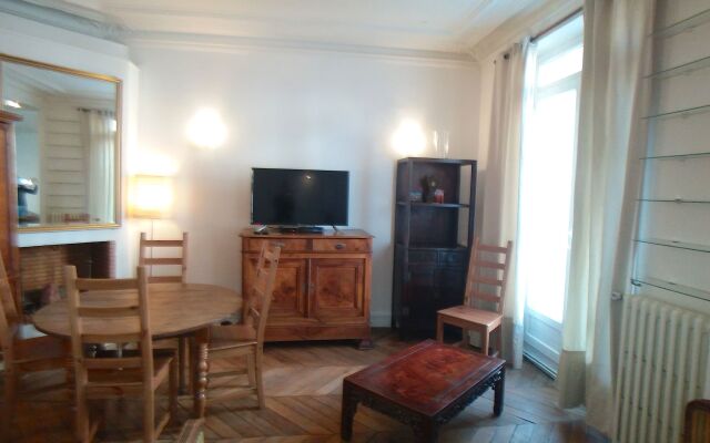 Апартаменты Saint Michel Free Parking