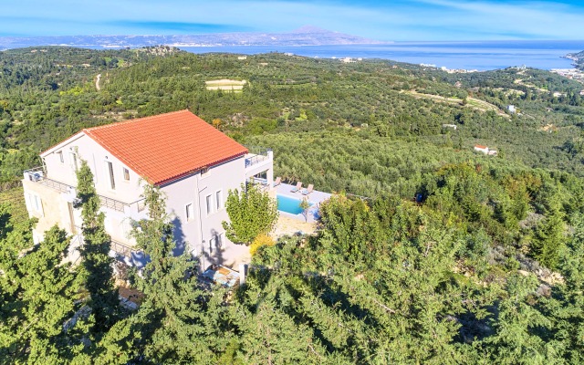 Вилла Cretan Family Villa Heated Pool