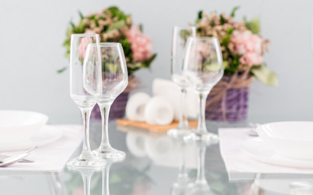 Апартаменты Тихая студия 38кв.м,напротив Центрального Парка,вокзал пешком