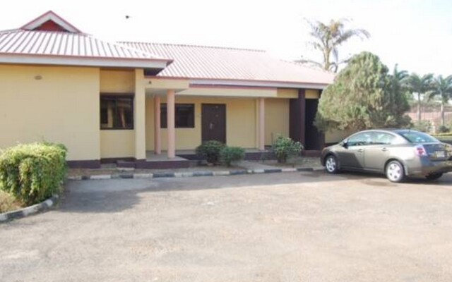 Command Guest House - Superior