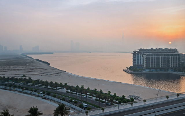 Elegant 2-Bedroom Apartment in Dubai Creek Harbour, Apartments