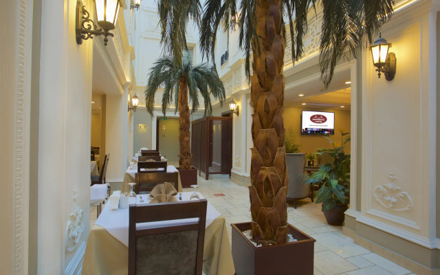 Emporium Hotel