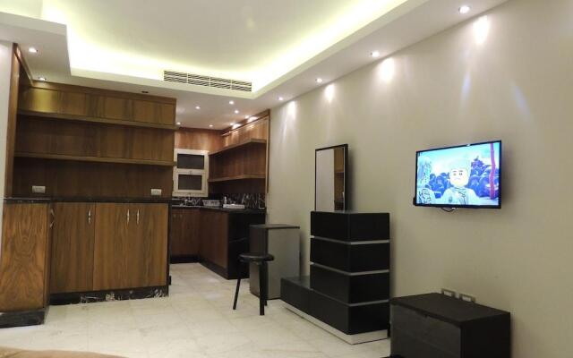 Sultan Luxurious Townhouse Near Auc Apartments