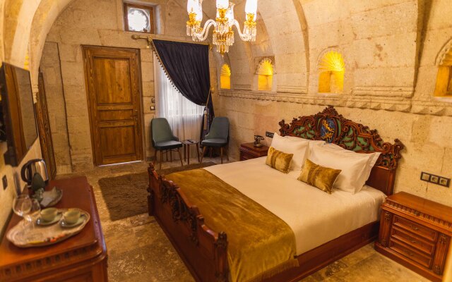 Solo Cave Suites Hotel